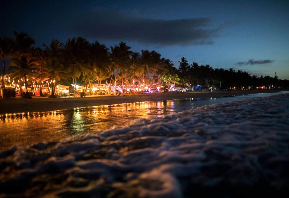Beach nearby, white sand, sun loungers, beach towels