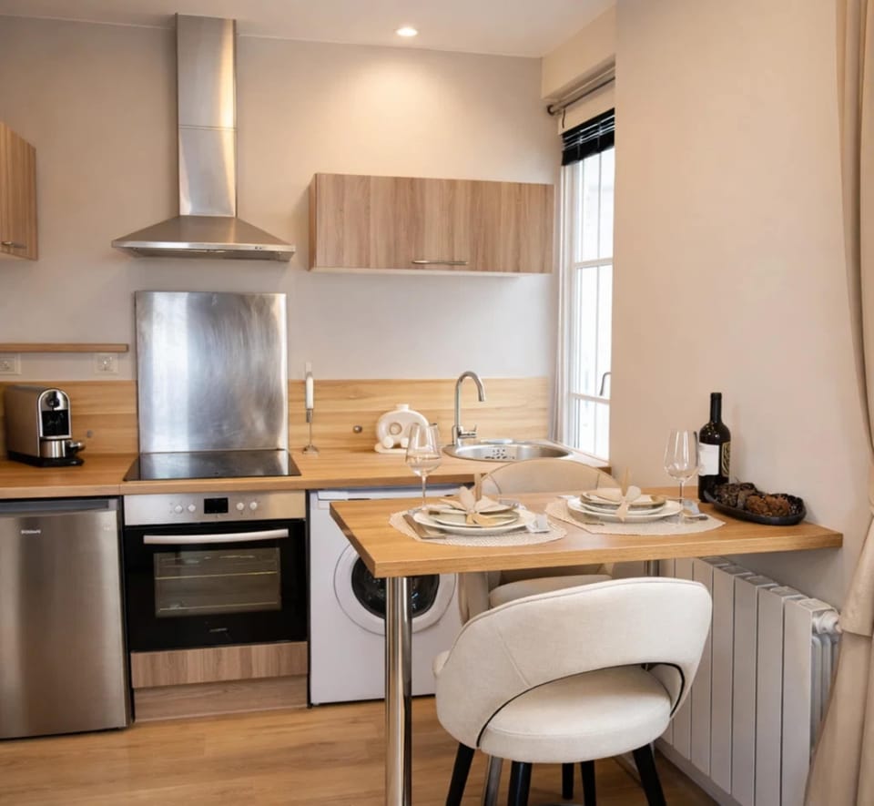 Ideal dining space, wine included