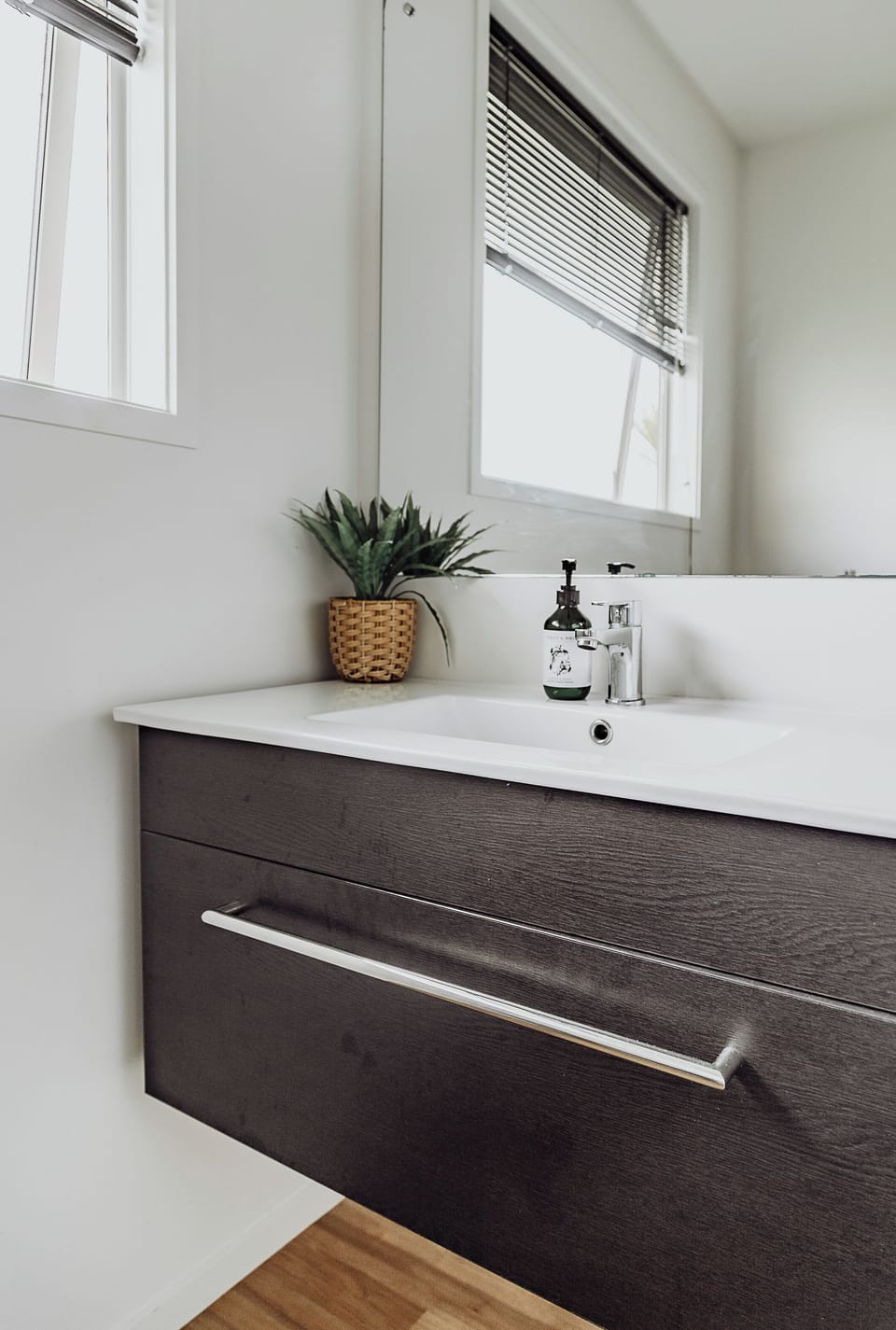 Comfort House | Bathroom | Free toiletries, hair dryer, towels, soap