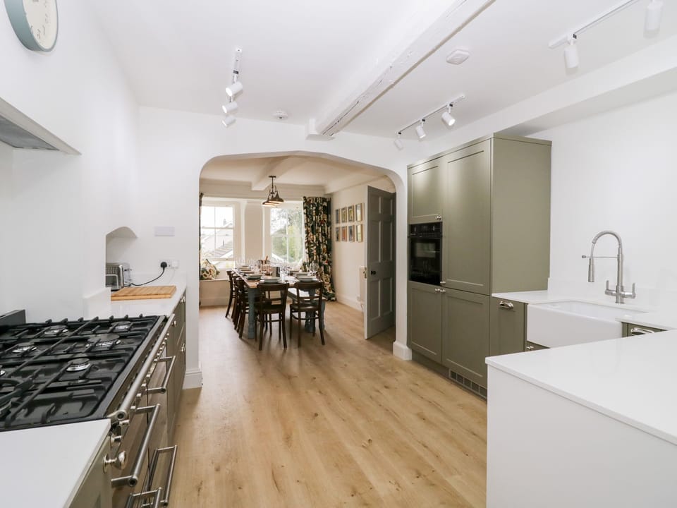 Cottage | Private kitchen | Fridge, dishwasher, electric kettle, toaster