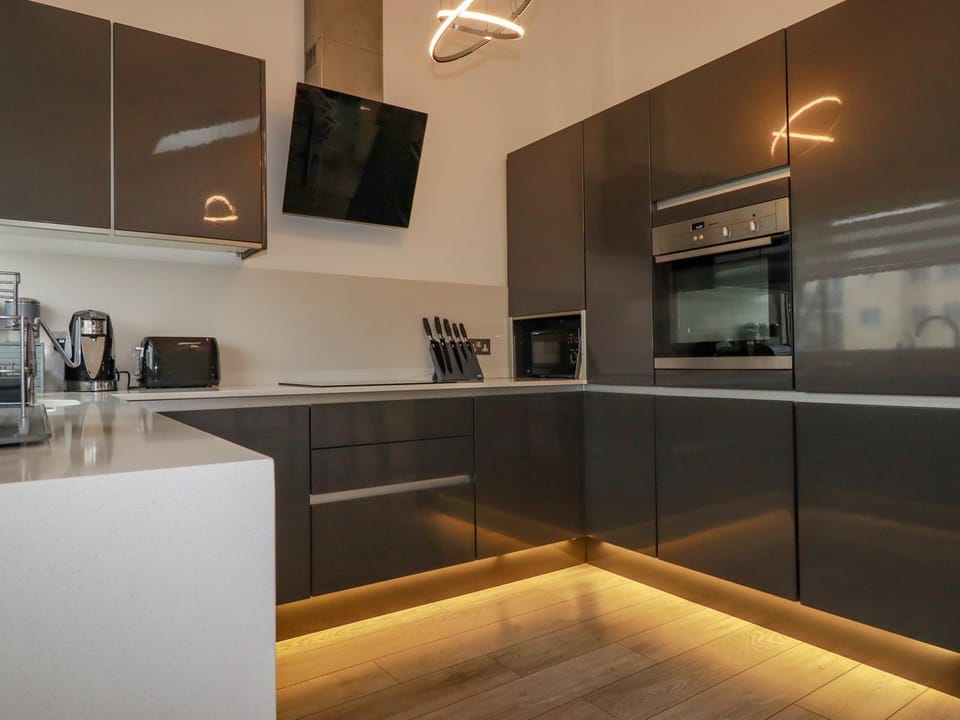 Fridge, dishwasher, electric kettle, toaster