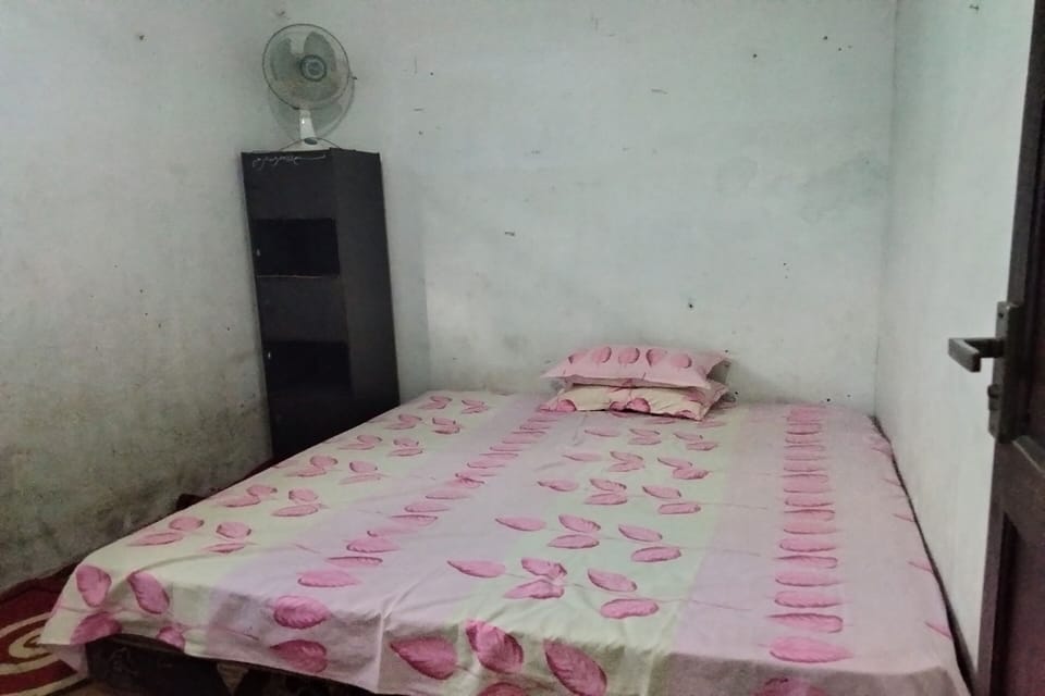 Basic Double Room | Bed sheets
