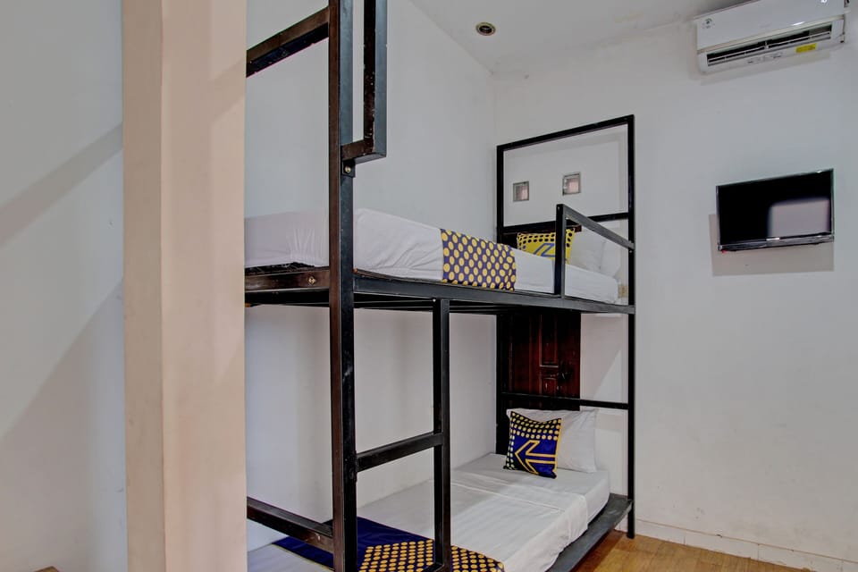 Basic Double Room | Bed sheets