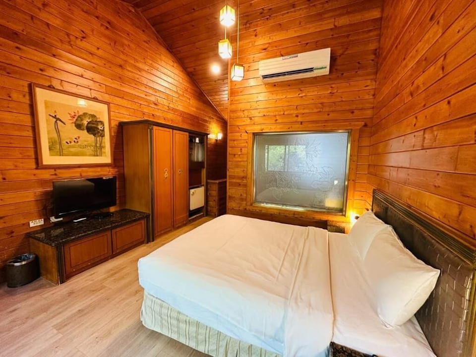Business Double Room | Desk, soundproofing, free WiFi