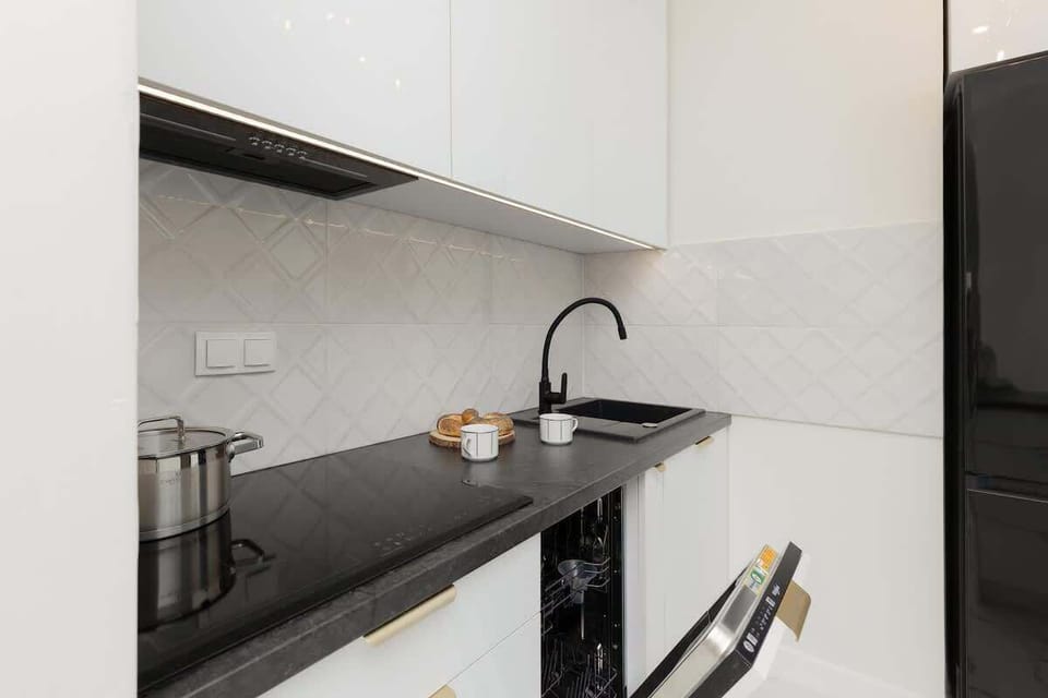 Modern, fully equipped kitchenette. 