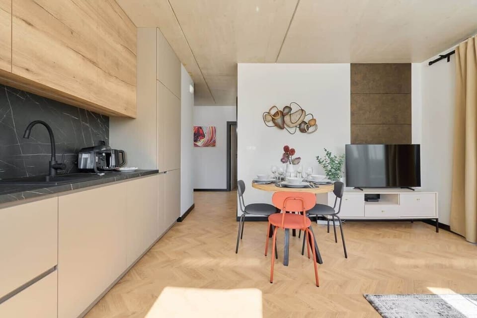 Modern, fully equipped kitchenette. 