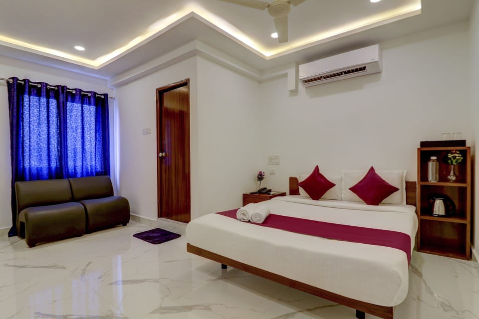 Deluxe Room | 1 bedroom, hypo-allergenic bedding, laptop workspace, soundproofing
