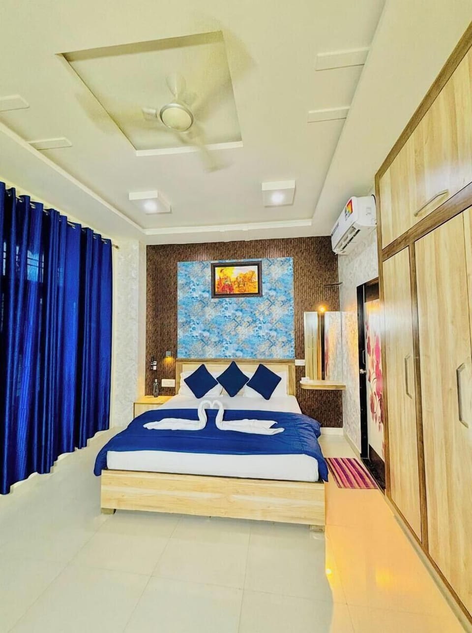 Deluxe Room | Memory foam beds, desk