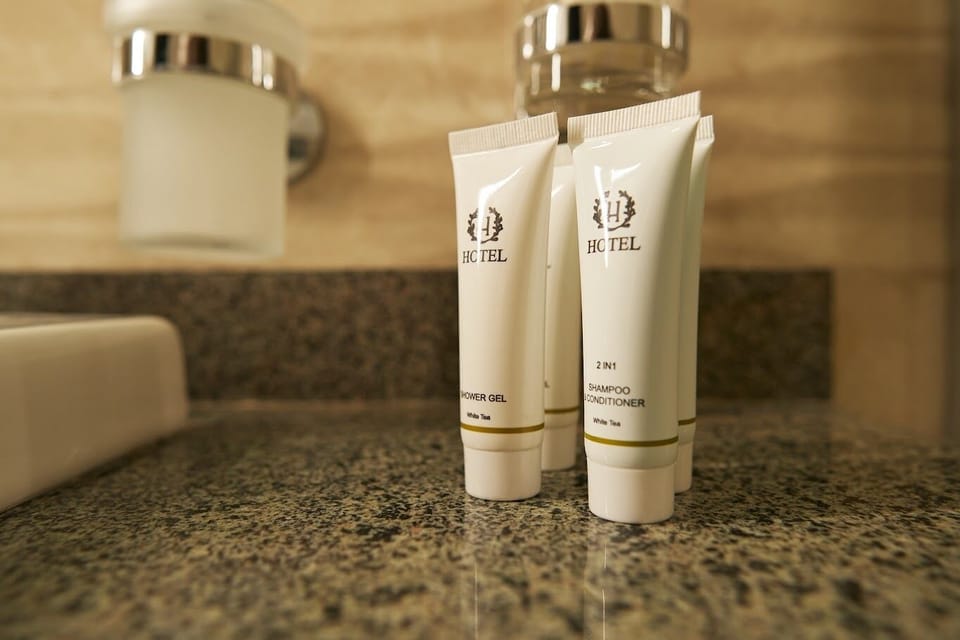 Deluxe Room | In-room safe, desk, blackout drapes, soundproofing