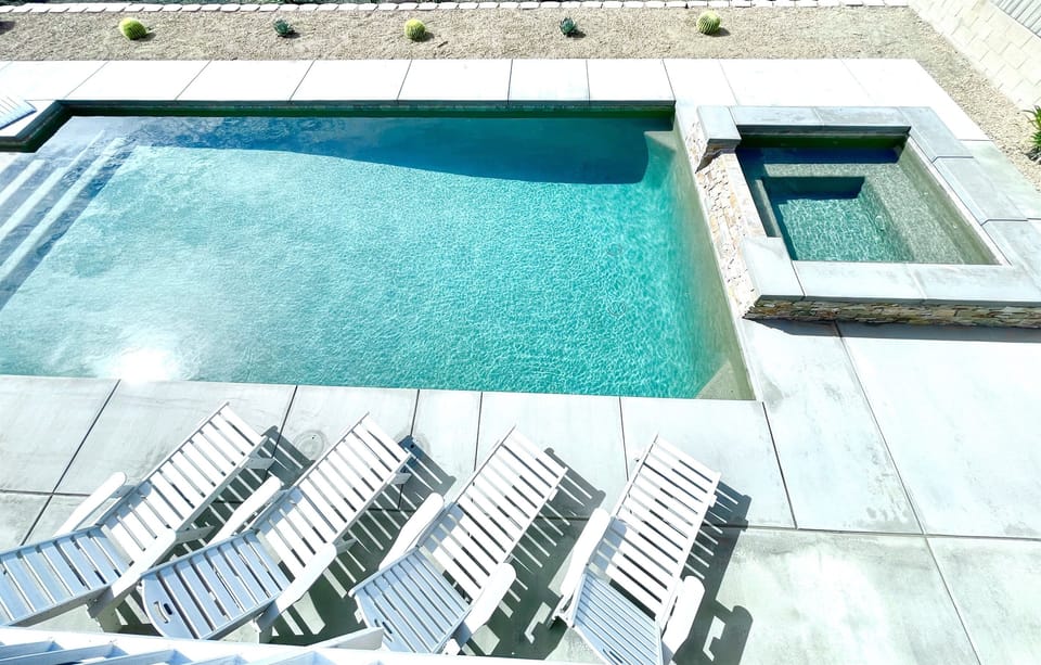 Large modern pool suitable for lap swimming 