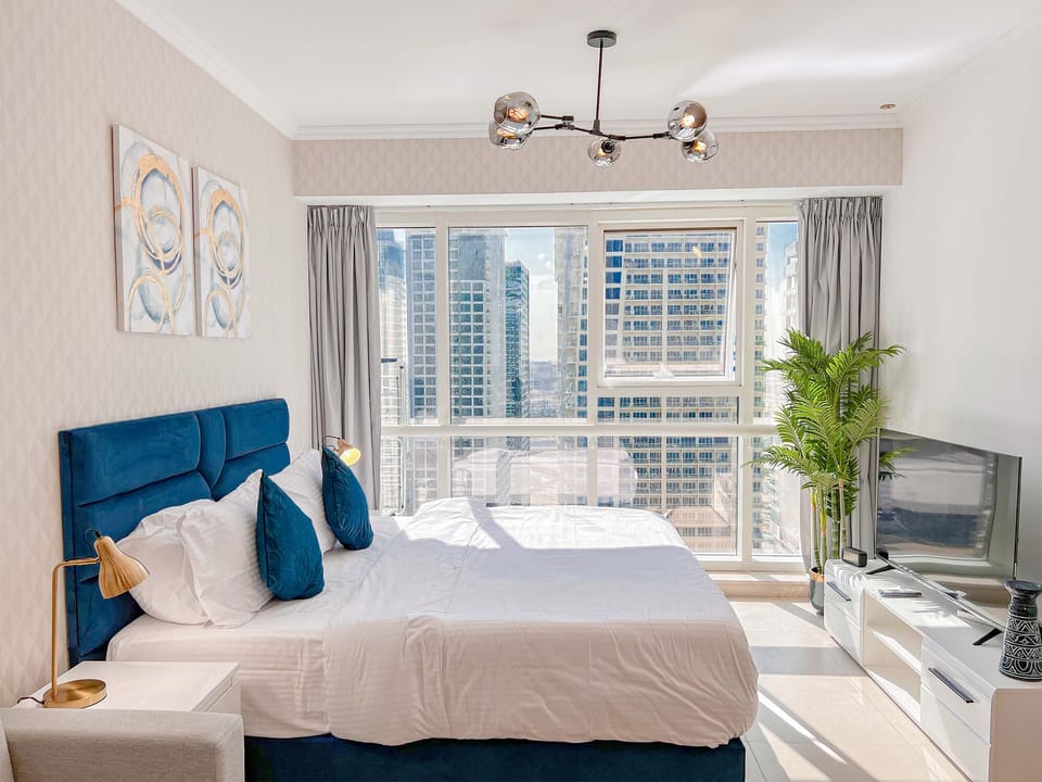 Royal Studio | Egyptian cotton sheets, premium bedding, pillowtop beds, in-room safe