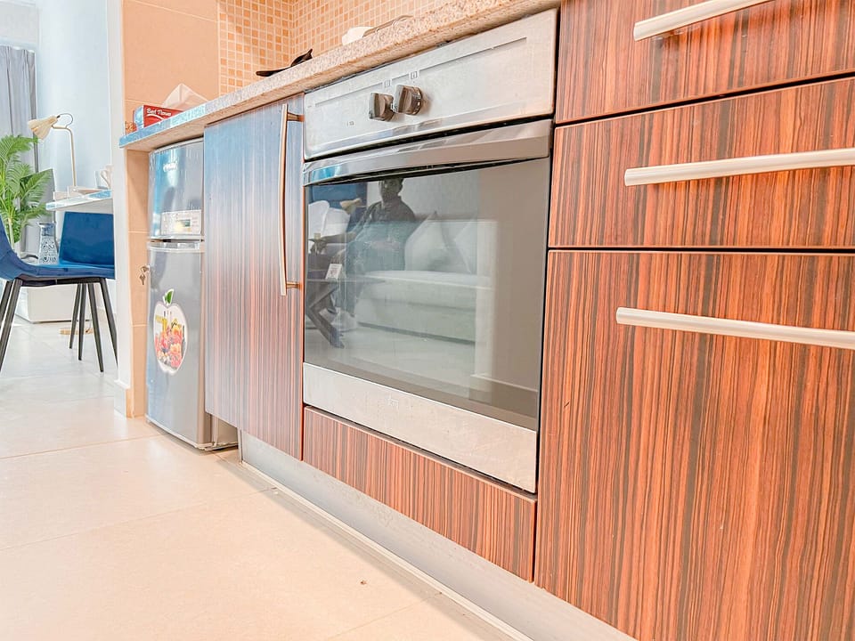 Royal Studio | Private kitchen | Full-size fridge, microwave, oven, coffee/tea maker