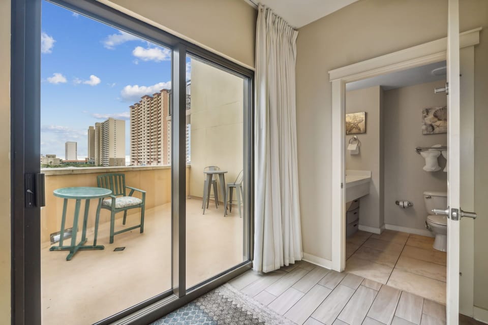 17-web-or-mls-15100-front-beach-rd-427