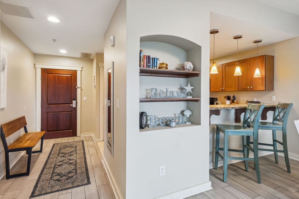 6-web-or-mls-15100-front-beach-rd-427