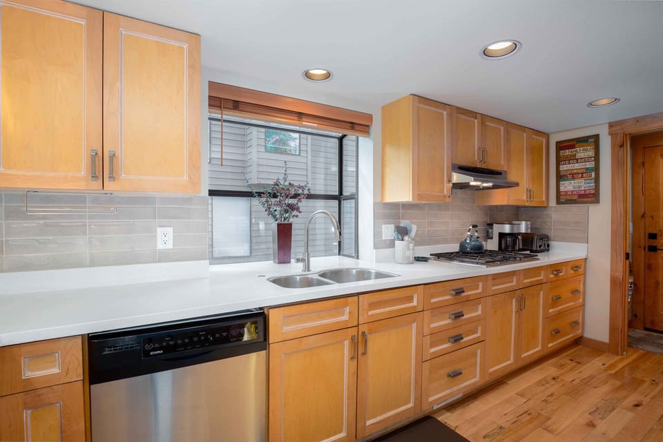 Kitchen - Main Level