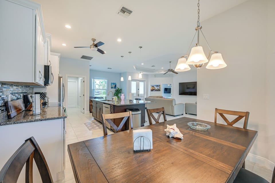 House (4 Bedrooms) | Interior