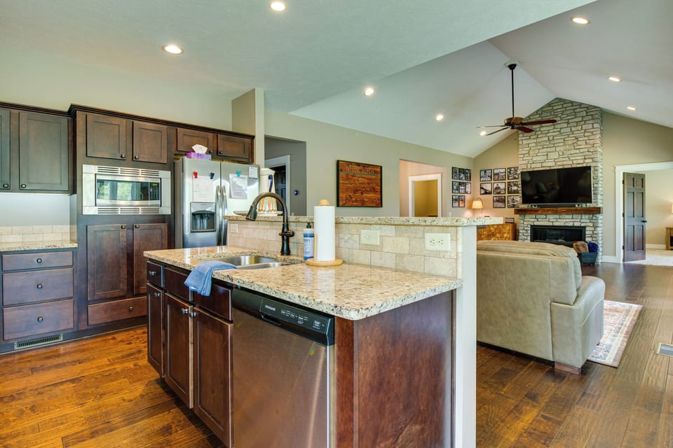 House (3 Bedrooms) | Interior