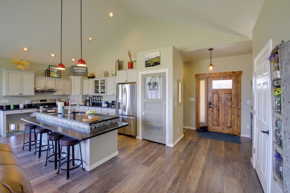 House (3 Bedrooms) | Interior