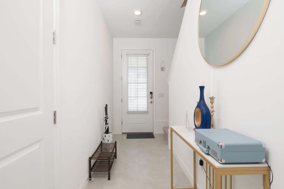 Townhome, Multiple Beds, Kitchen, Garden View (Sapphire Hideaway at The Enclaves) | Interior