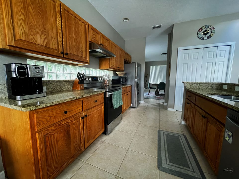 Contemporary Open Concept Kitchen