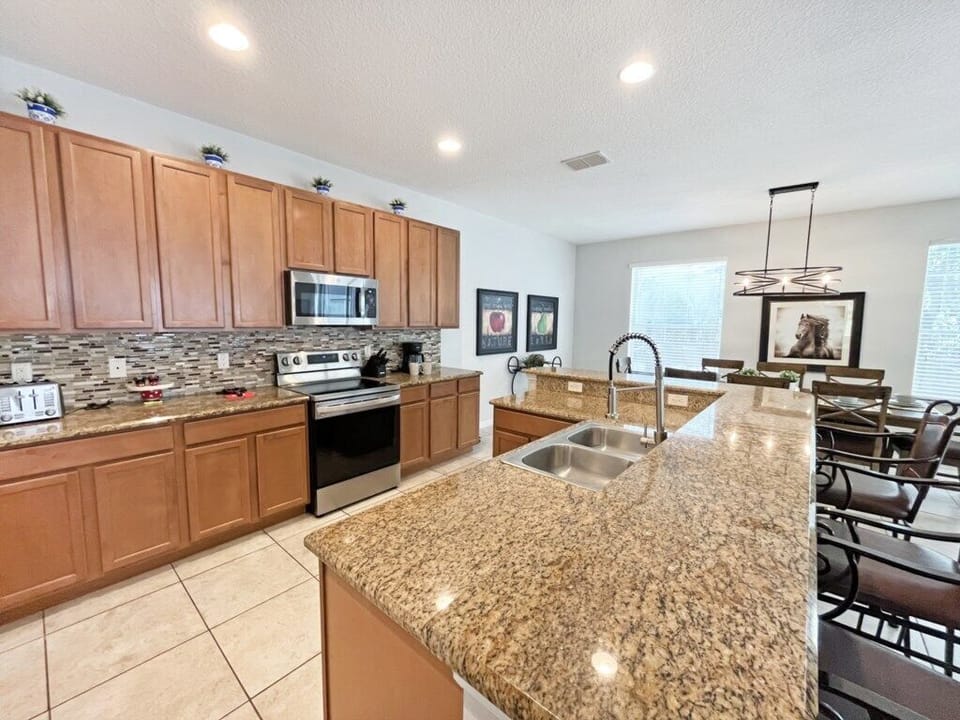 F8-Kitchen.jpg