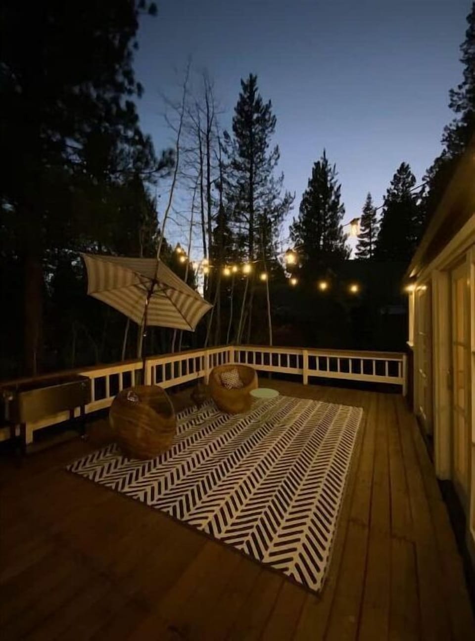 Enjoy outdoor summer nights with our outdoor string lights.