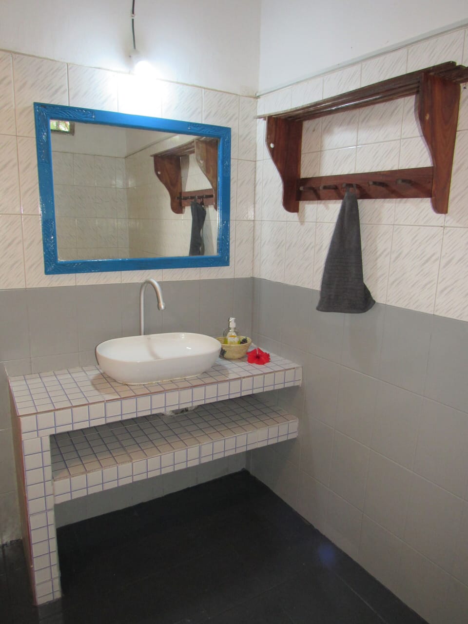 Economy Double or Twin Room | Bathroom | Shower, towels, soap, toilet paper