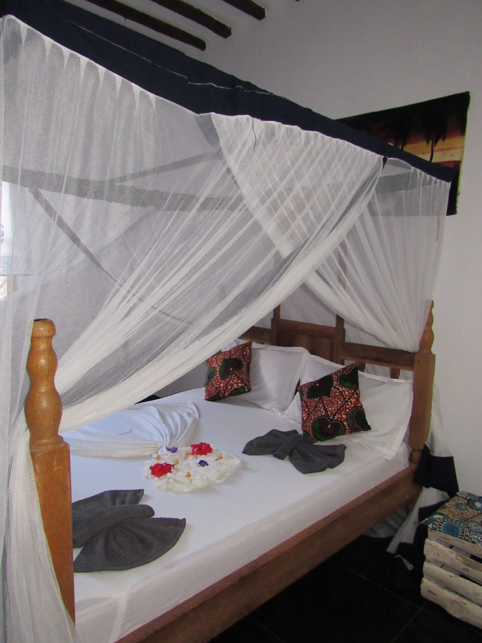 Economy Double or Twin Room | Living area