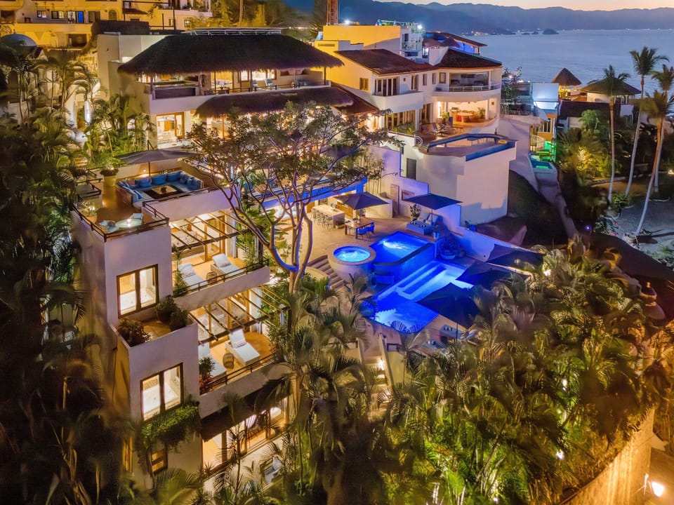 Villa Primrose - Night View