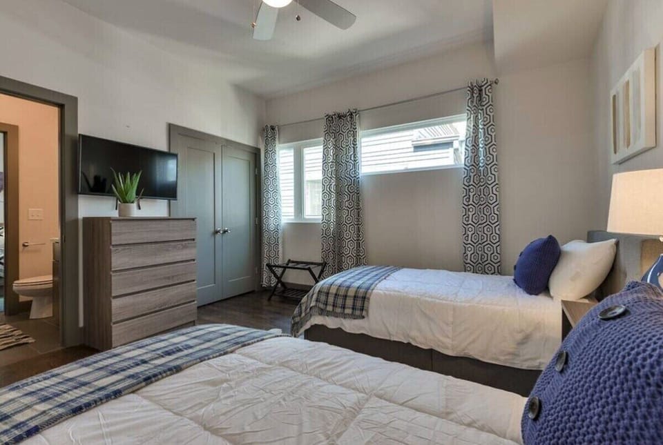Bedroom with Double beds