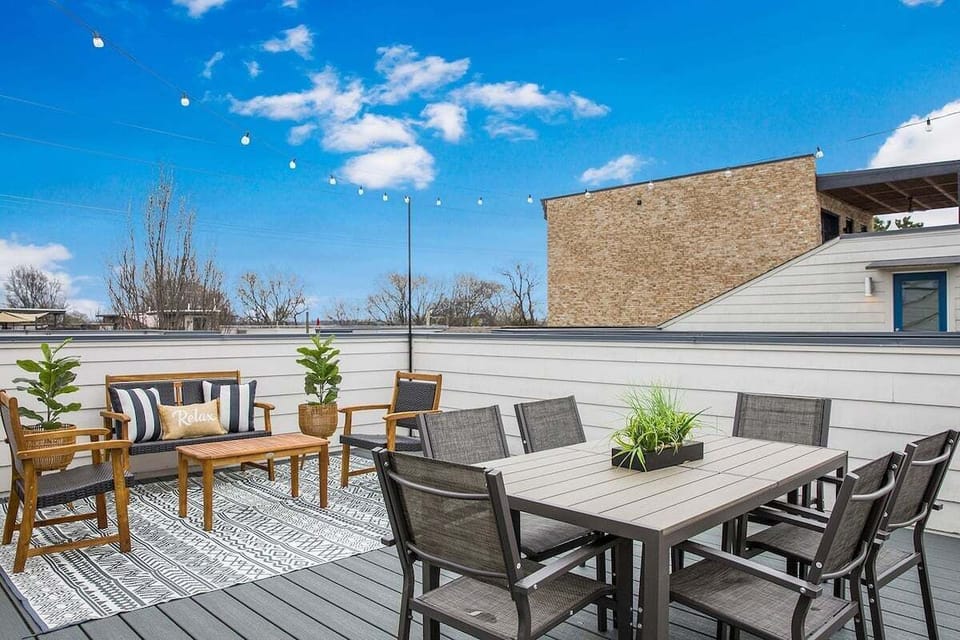 *Brand New* Rooftop deck