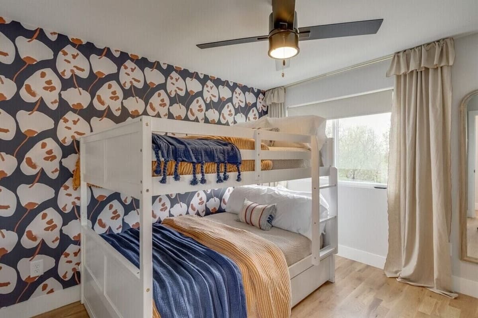 Bunk bedroom