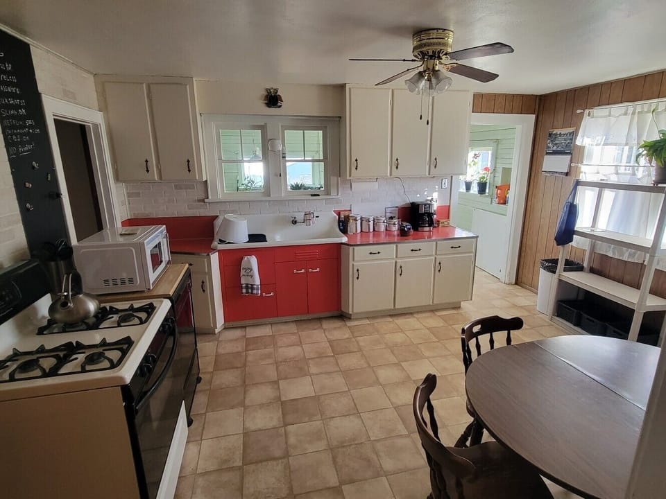 Kitchen, Dinning Room