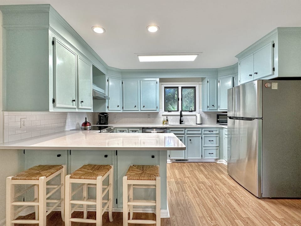 Newly remodeled kitchen with quartz countertops, 3 Edgewater Alley, Wild Dunes, Isle of Palms, SC | IOP Escapes