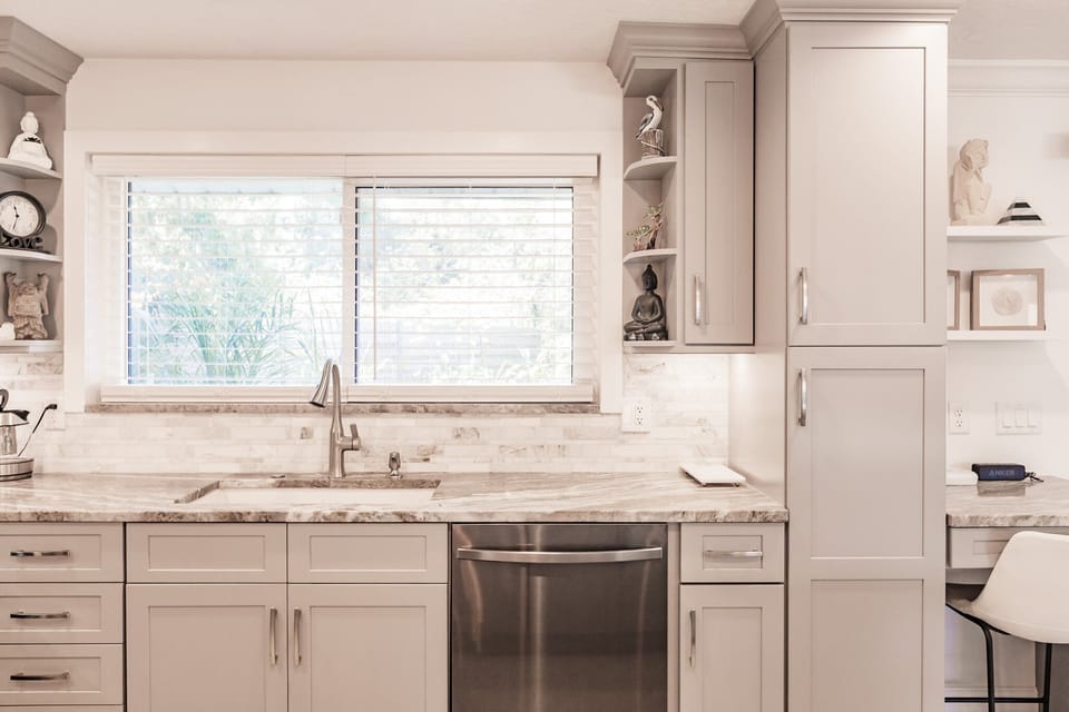 Sing, dishwasher, and plenty of storage