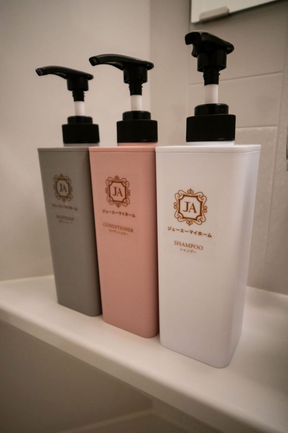 Rainfall showerhead, free toiletries, hair dryer, slippers