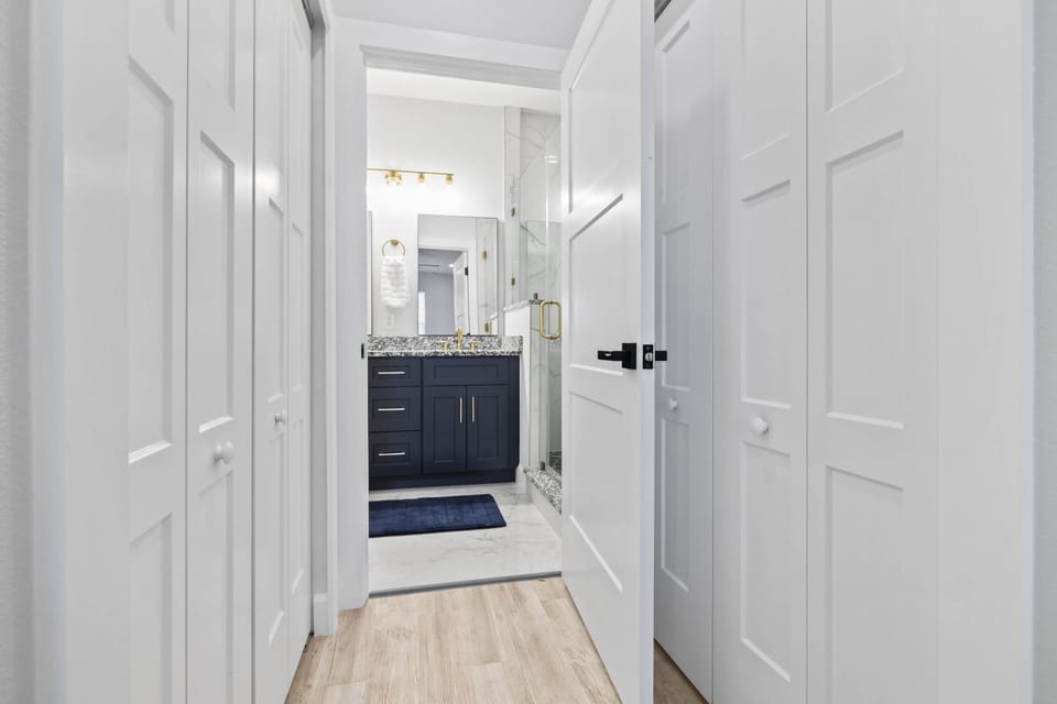 Master Bathroom with Double Sinks!