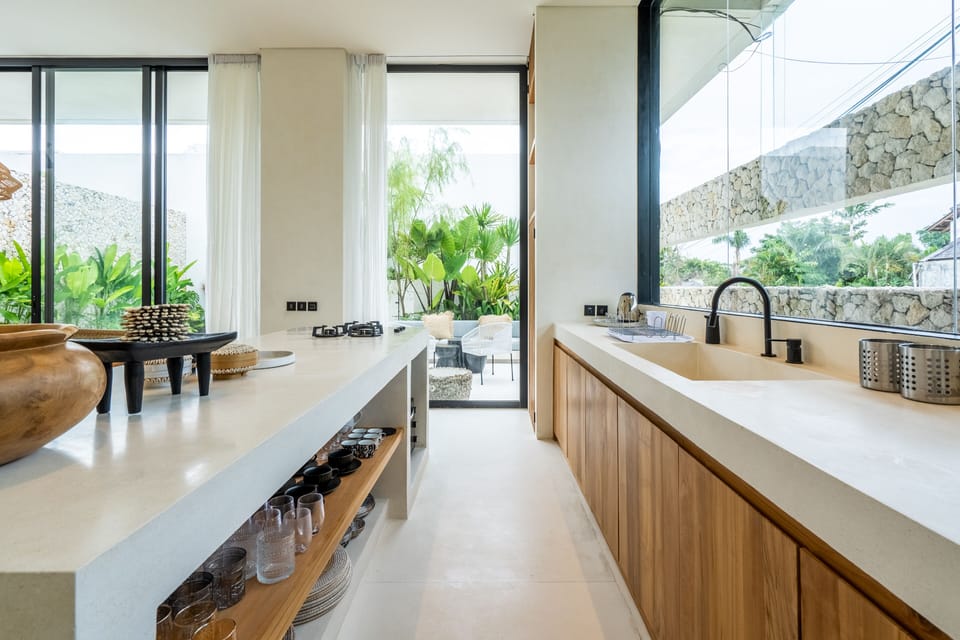 Luxury Villa | Private kitchen | Fridge, microwave, stovetop, electric kettle