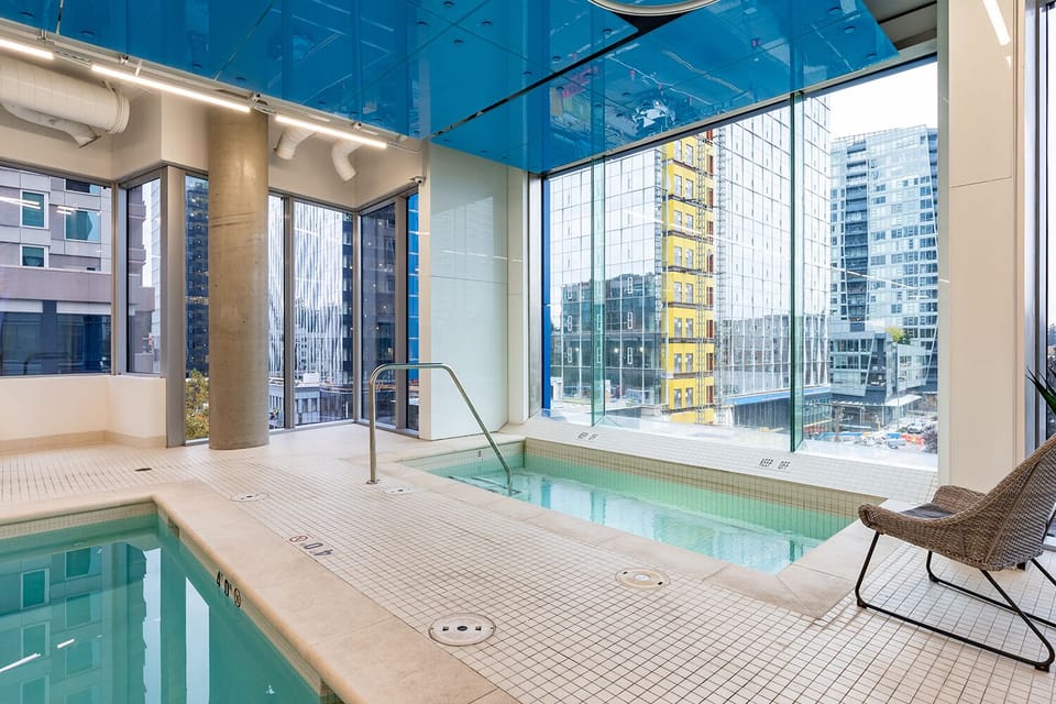 Jetted tub