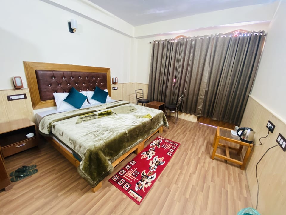 Deluxe Double Room | WiFi (free), bed sheets