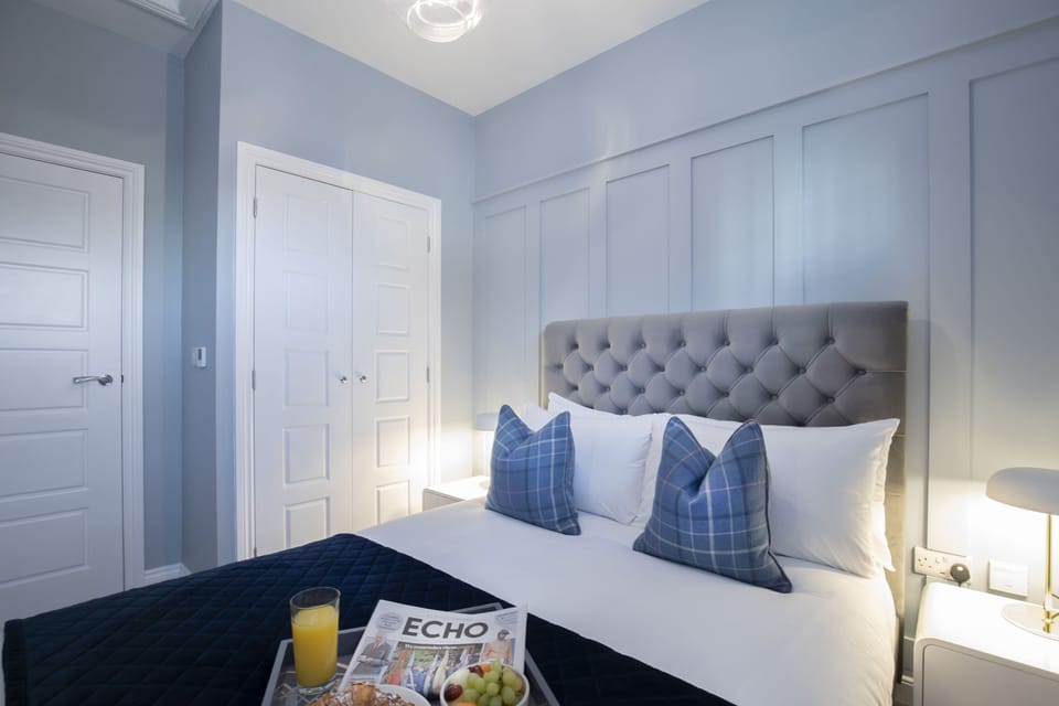 Elliot Oliver - Luxurious Two Bedroom Apartment in The Docks Apartment in Gloucester