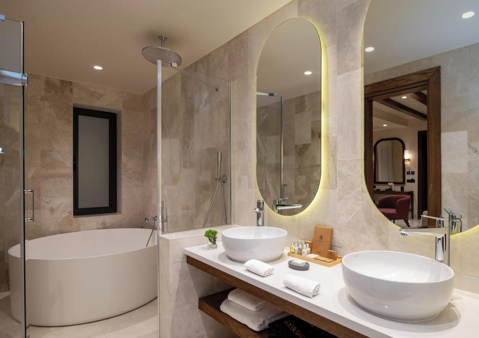 Premium Room | Bathroom | Slippers