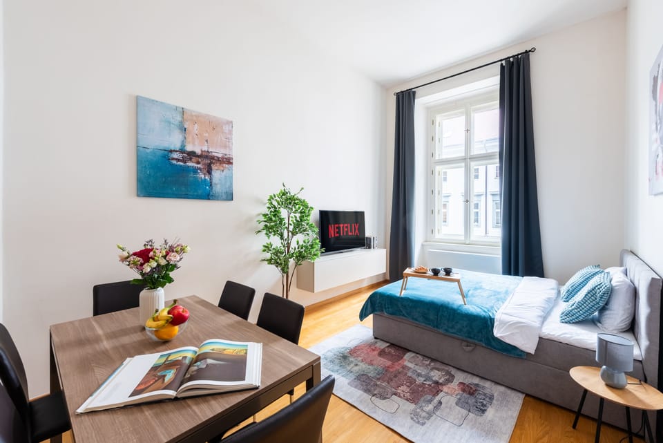 Business Apartment | 3 bedrooms, premium bedding, individually decorated