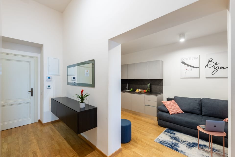 Business Apartment | 3 bedrooms, premium bedding, individually decorated