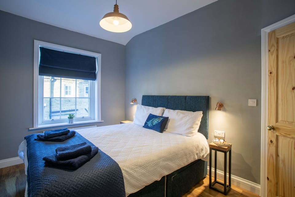 Cosy 2-bed Cottage in a World Heritage Village Cottage in Bradford