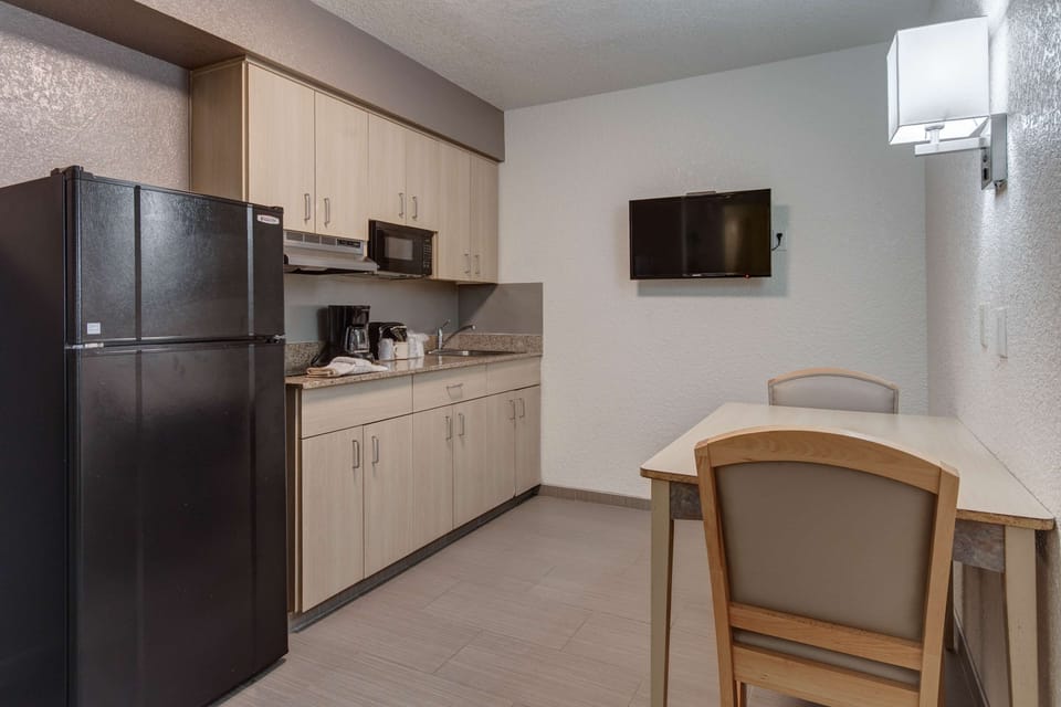 Fridge, microwave, coffee/tea maker