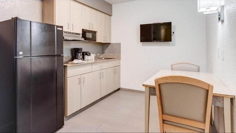 Fridge, microwave, coffee/tea maker