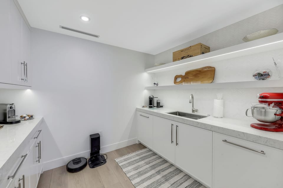 Kitchen Pantry