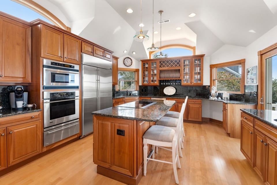 CC328: Wellfleet | Top Level Kitchen