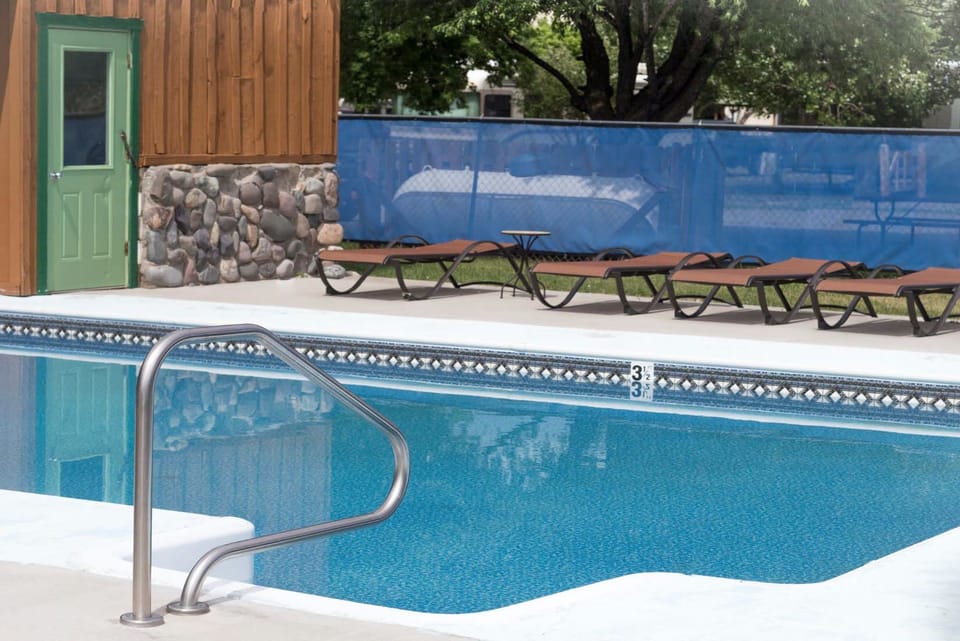 pool